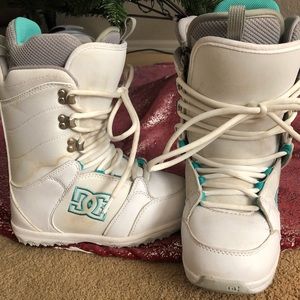 Girls DC Snowboard Boots YOUTH